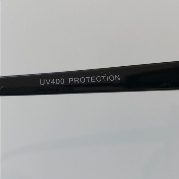 Black frame silver mirrored lens sunglasses - Picture 8 of 8